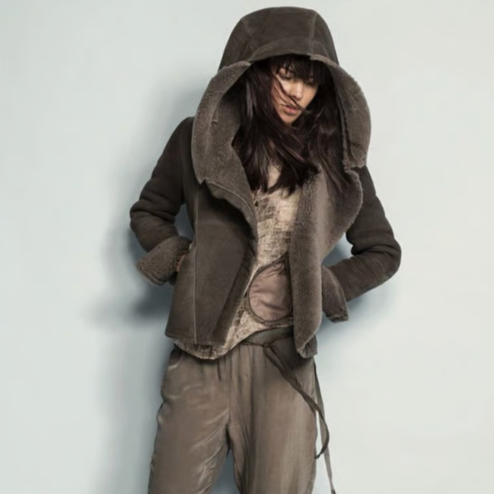 Unique Women’s Hooded Genuine Shearling Suede Jacket – New With Tags